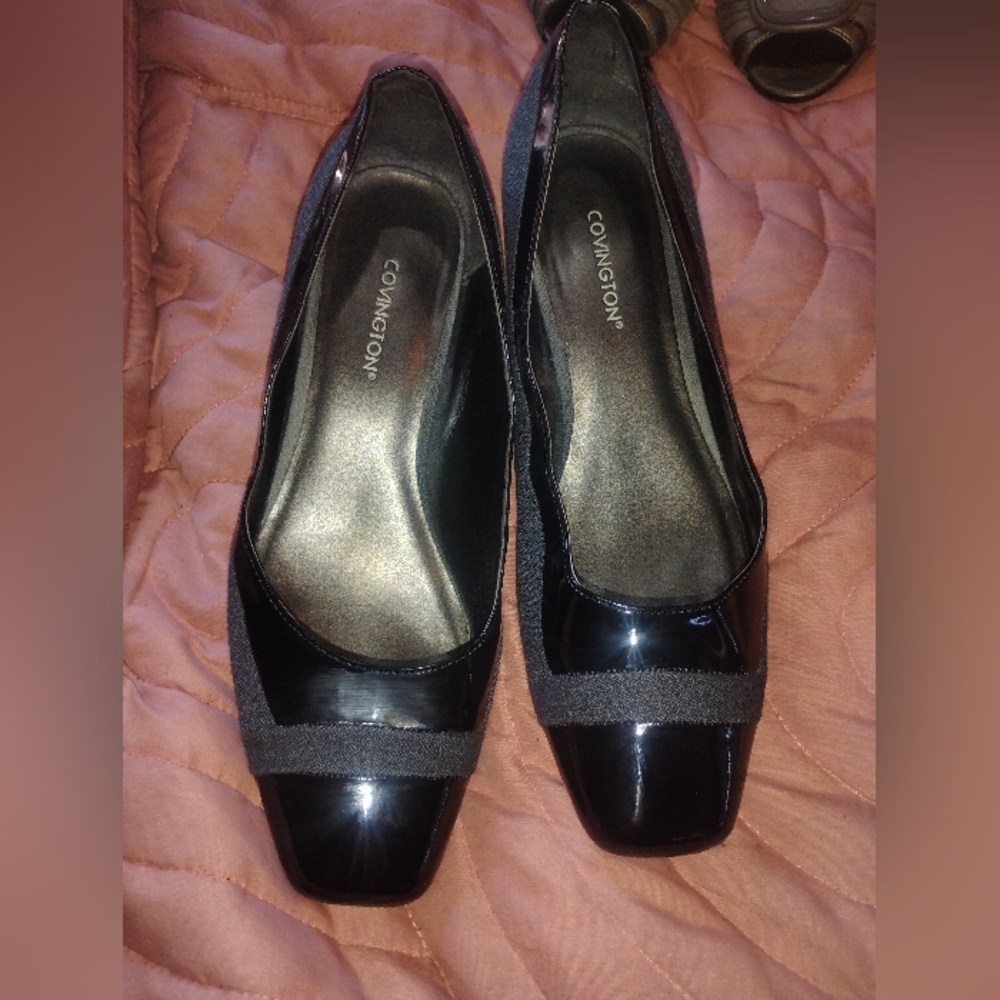 Covington Women's Black Flats